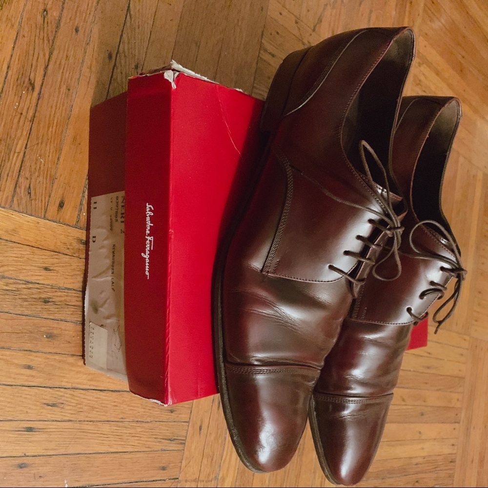 Mint condition Ferragamo captoe lace ups